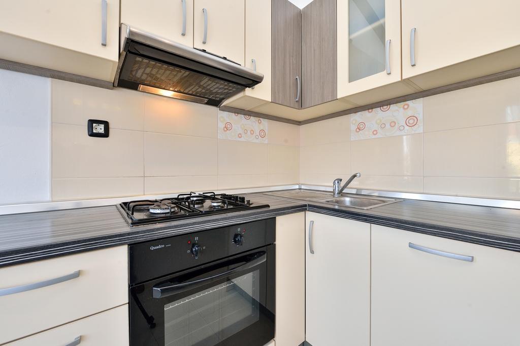 Apartments Nika & Karla Бибинє Екстер'єр фото