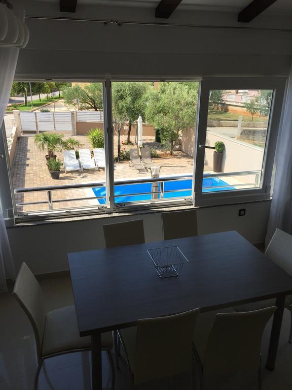 Apartments Nika & Karla Бибинє Екстер'єр фото